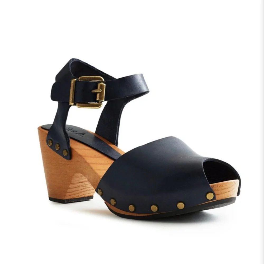 Blue clogs - Picture 2 of 2